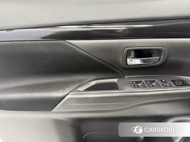 Mitsubishi  Outlander id 4207574 из Китая 7