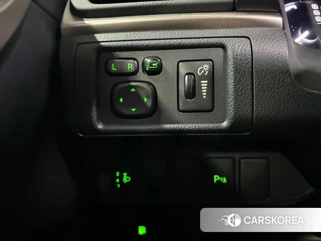 Lexus CT200h id 3905972 из Кореи 7