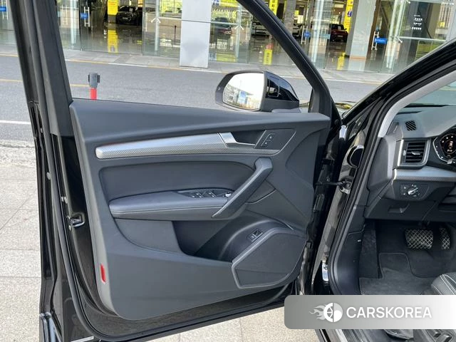 Audi Q5L id 4290546 из Китая 7