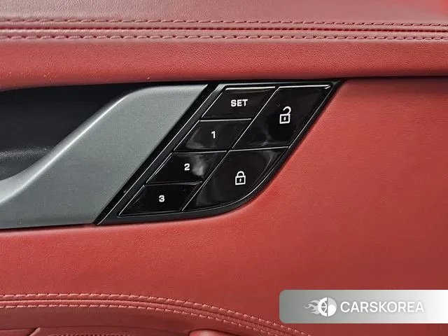 Porsche 911(992) id 3597982 из Кореи 7