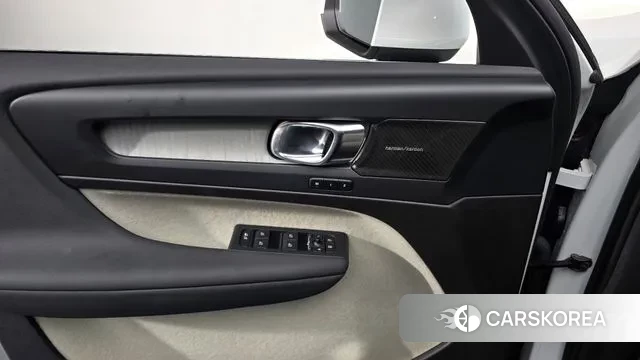 Volvo XC40 id 3405302 из Кореи 7