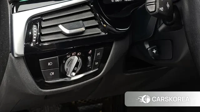 BMW 5 Series (G30) id 3319238 из Кореи 7