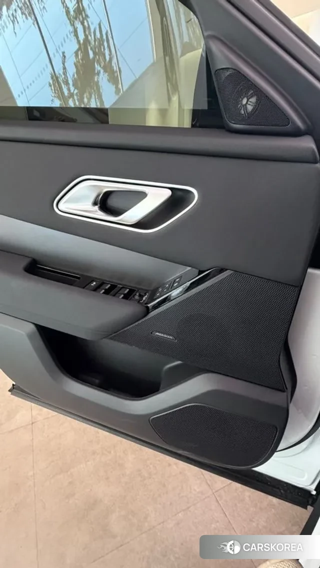 Land Rover Range Rover Velar id 3341290 из Кореи 7