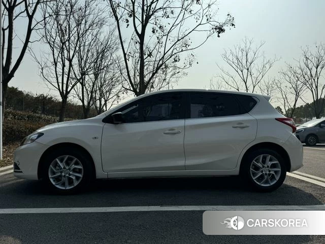 Nissan TIIDA id 4254584 из Китая 7