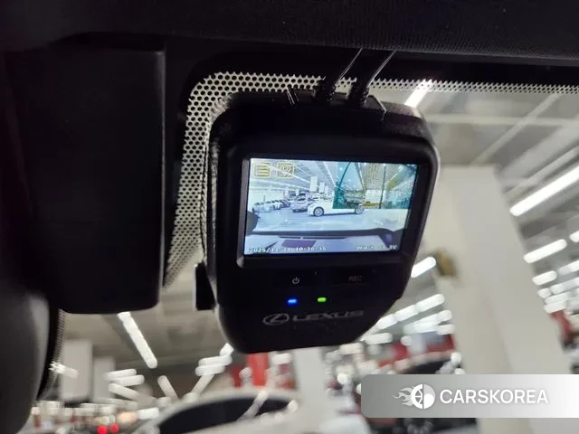 Lexus UX300h id 3365288 из Кореи 7