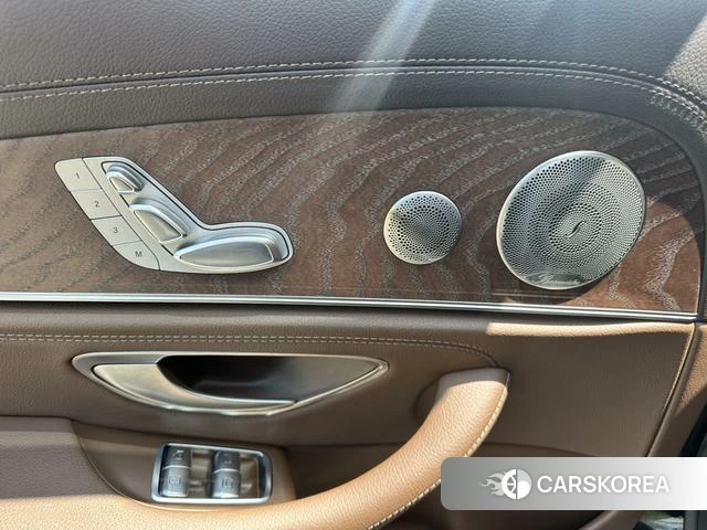 Mercedes-Benz E-class id 4257962 из Китая 7