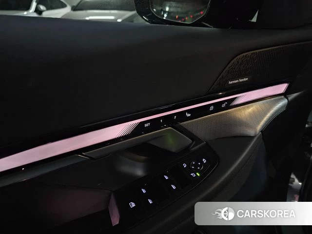 BMW 5 Series (G60) id 3952557 из Кореи 7