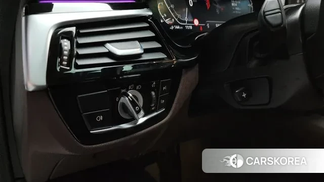 BMW 5 Series (G30) id 3032674 из Кореи 7