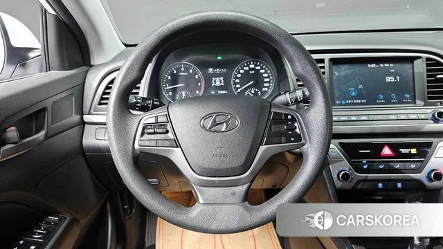 Hyundai Avante AD id 3796169 из Кореи 7