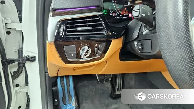 BMW 5 Series (G30) id 3504070 из Кореи 7