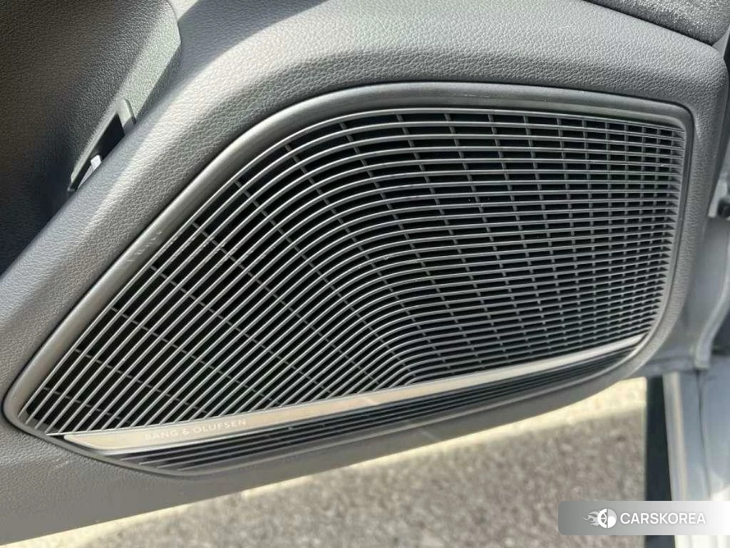 Audi RS 4 id 4452834 из Китая 7