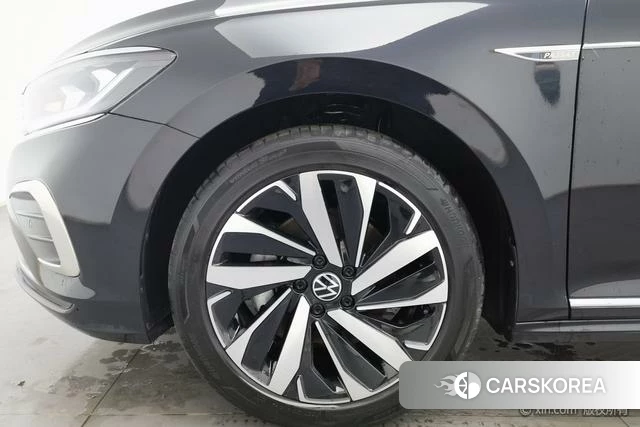 Volkswagen Passat id 4279119 из Китая 7
