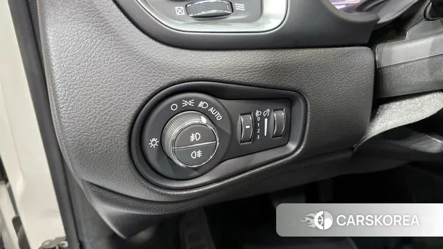 Jeep Renegade id 3524179 из Кореи 7