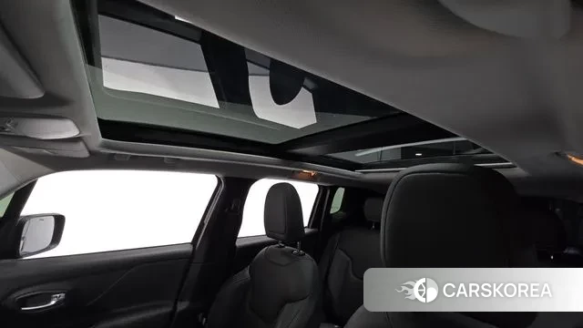 Jeep Renegade id 3044966 из Кореи 7