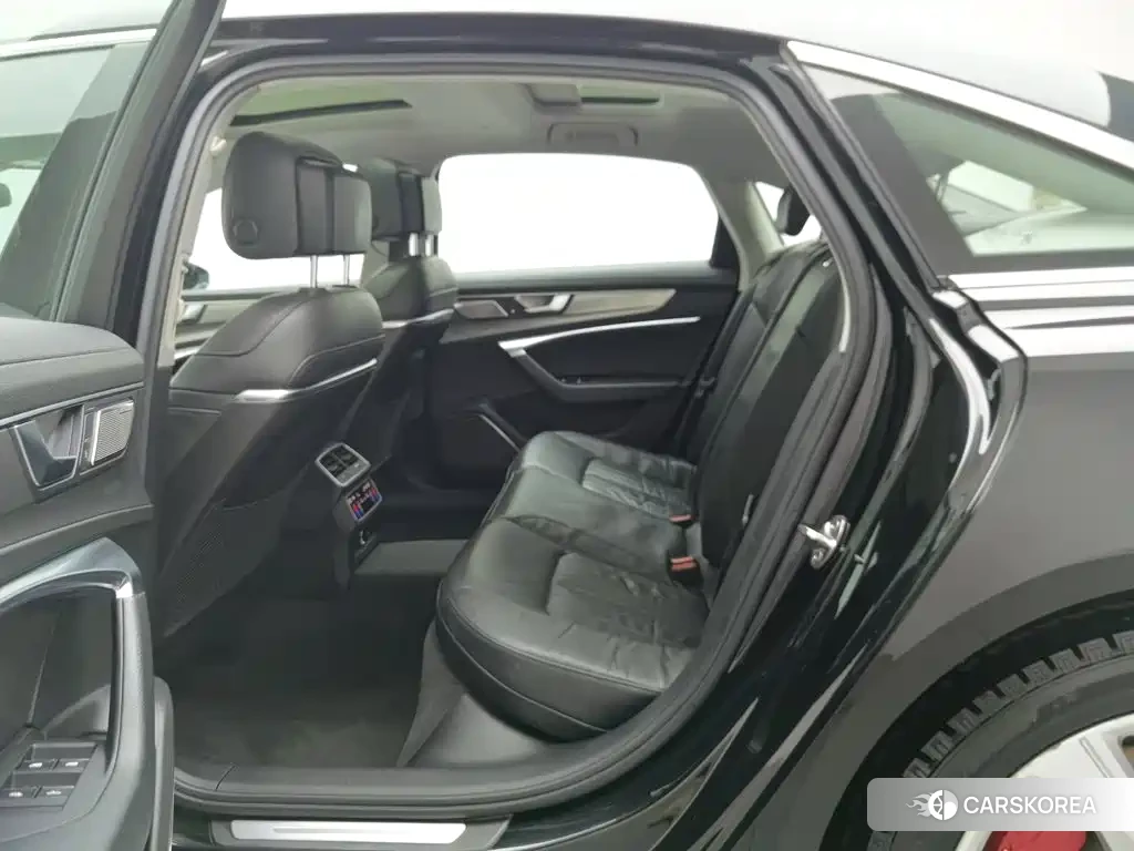 Audi A6L id 4622609 из Китая 7