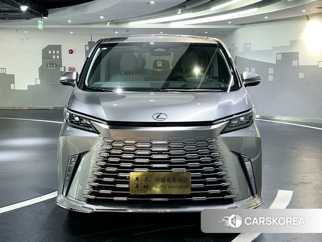 Lexus LM id 4314678 из Китая 7