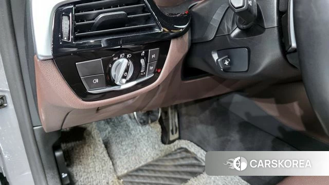 BMW 5 Series (G30) id 3860421 из Кореи 7