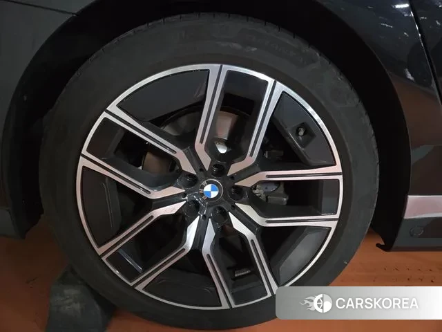 BMW 7 Series (G70) id 3679786 из Кореи 7