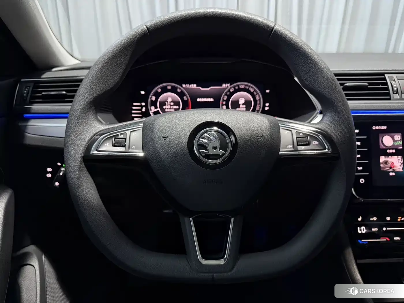Skoda Superb id 4617041 из Китая 7