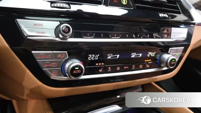 BMW 5 Series (G30) id 3383782 из Кореи 7