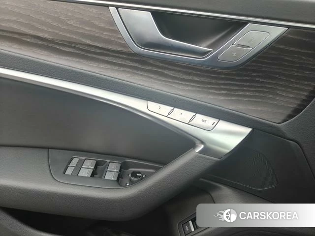 Audi A6L id 4290299 из Китая 7