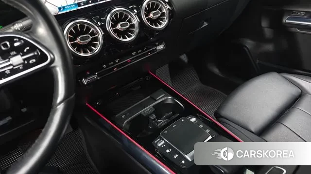 Mercedes-Benz GLA - Class H247 id 3509085 из Кореи 7