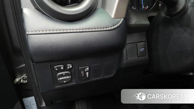 Toyota RAV4 id 4435568 из Кореи 7