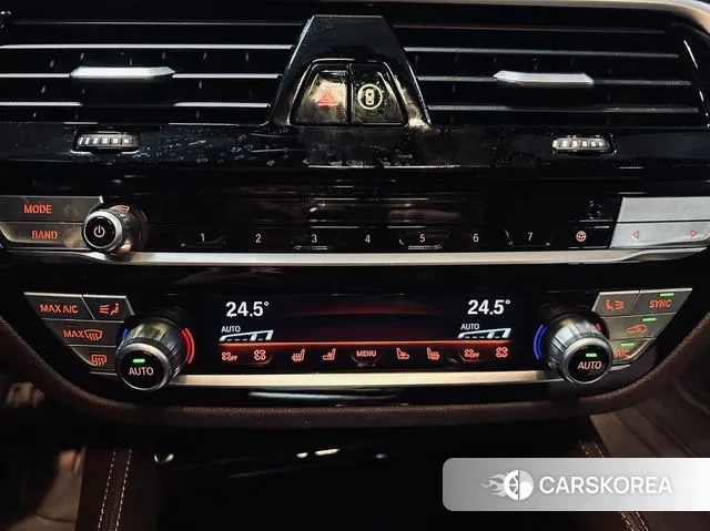 BMW 5 Series (G30) id 3620348 из Кореи 7