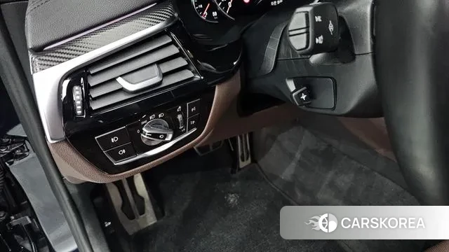 BMW 5 Series (G30) id 2986717 из Кореи 7