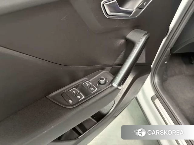 Audi Q2L id 4216928 из Китая 7