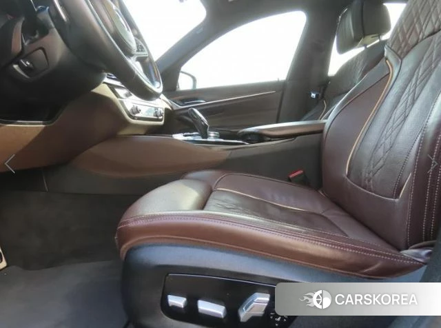 BMW 5 Series (G30) id 3844426 из Кореи 7