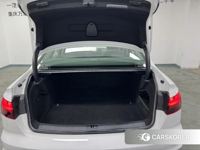 Audi A4L id 4334785 из Китая 7
