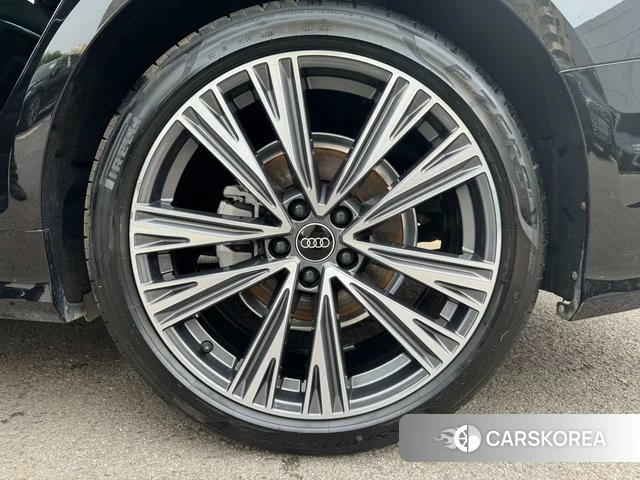 Audi A6L id 4190487 из Китая 7