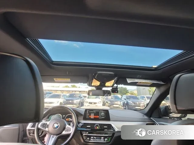 BMW 5 Series (G30) id 3039336 из Кореи 7