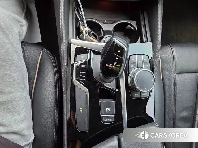 BMW 5 Series (G30) id 3371215 из Кореи 7