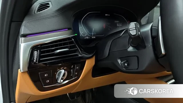 BMW 5 Series (G30) id 3601681 из Кореи 7