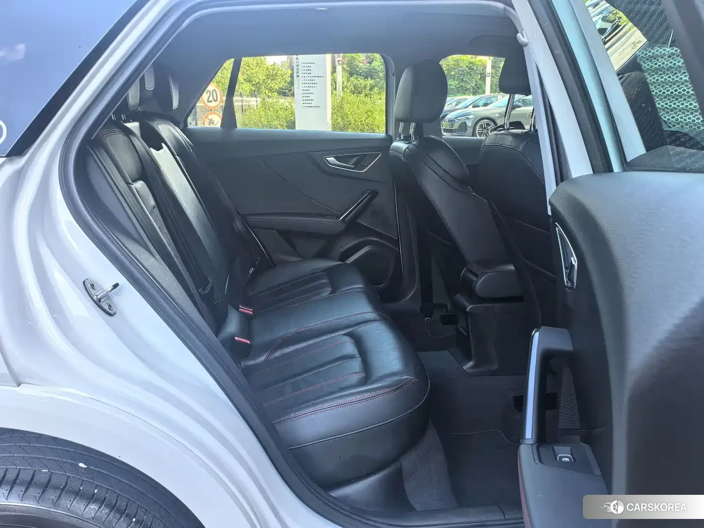 Audi Q2L id 4680477 из Китая 7
