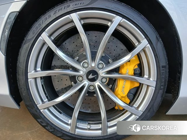 McLaren Artura id 3786857 из Кореи 7