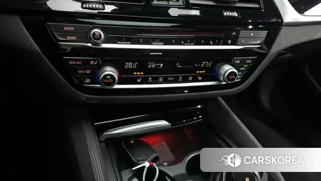 BMW 5 Series (G30) id 3672368 из Кореи 7