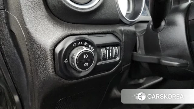 Jeep Wrangler (JL) id 3736024 из Кореи 7