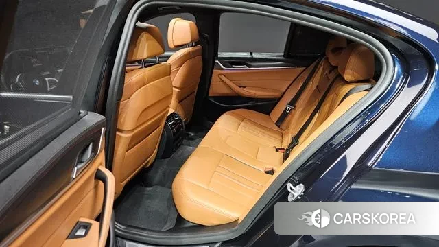 BMW 5 Series (G30) id 2989392 из Кореи 7