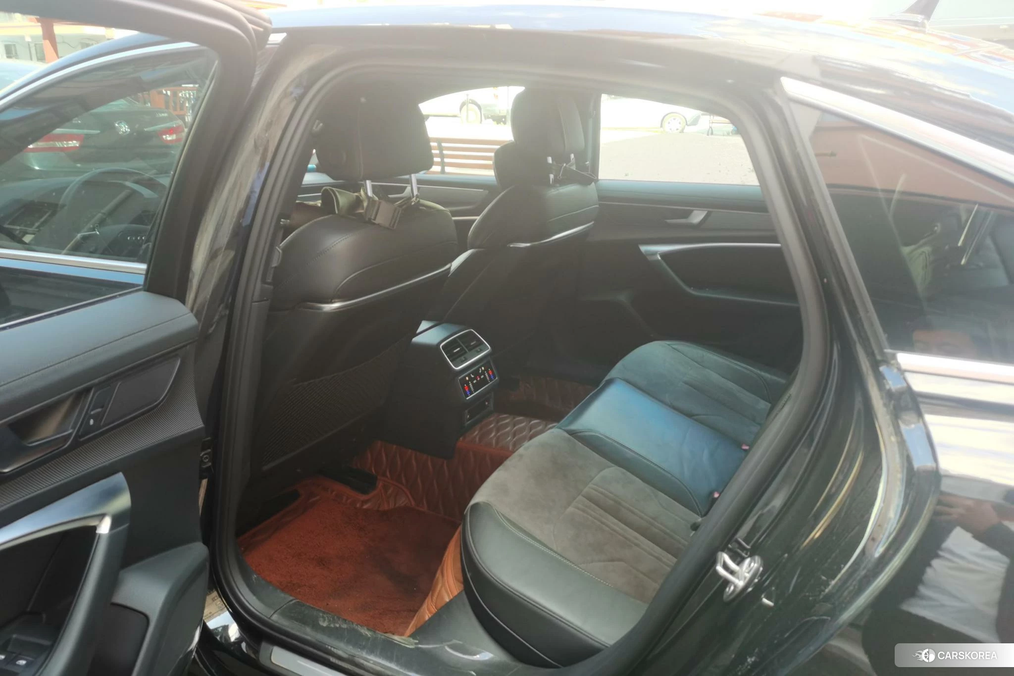 Audi A6L id 4437572 из Китая 7