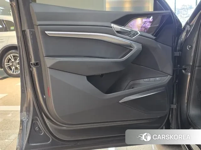 Audi e-Tron id 3595307 из Кореи 7