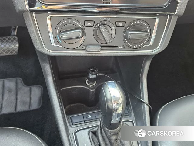 Volkswagen Santana id 4277081 из Китая 7