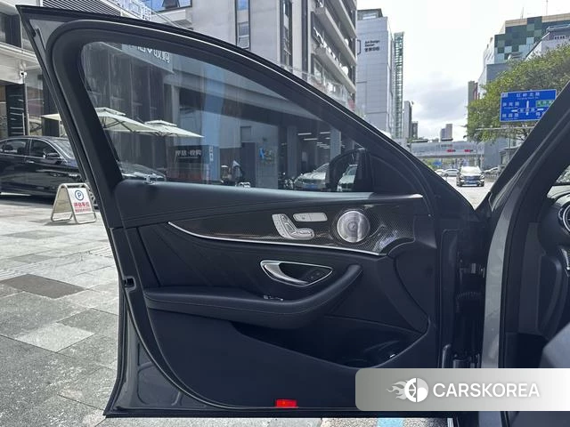 Mercedes-Benz E-class AMG id 4349008 из Китая 7