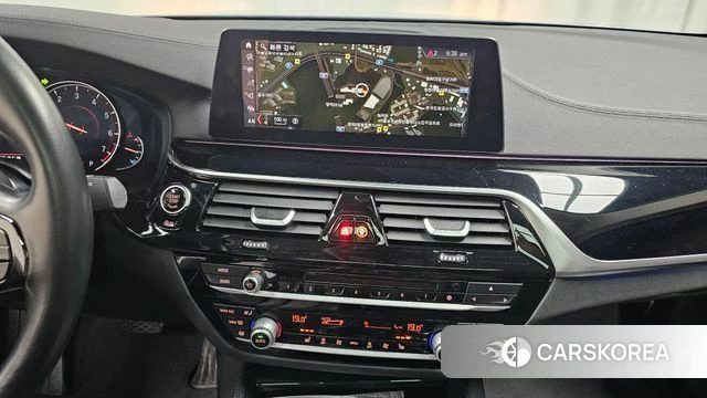 BMW 5 Series (G30) id 3893945 из Кореи 7