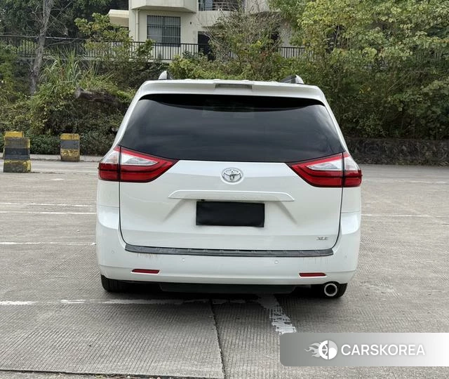 Toyota Sienna id 3896153 из Китая 7
