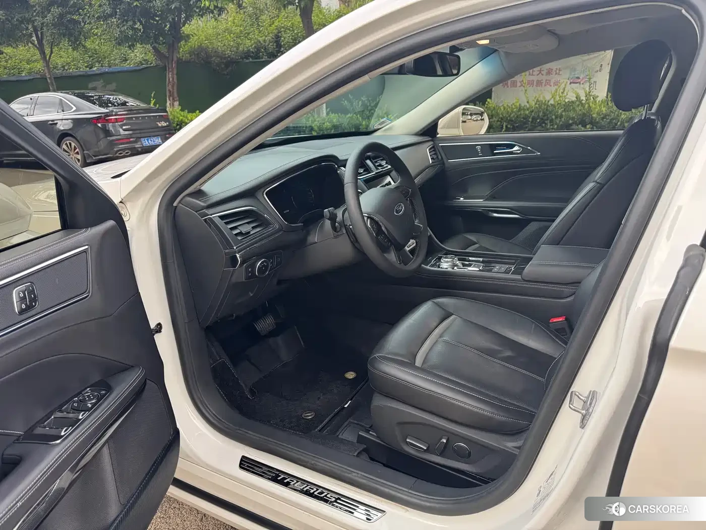 Ford Taurus id 4576788 из Китая 7