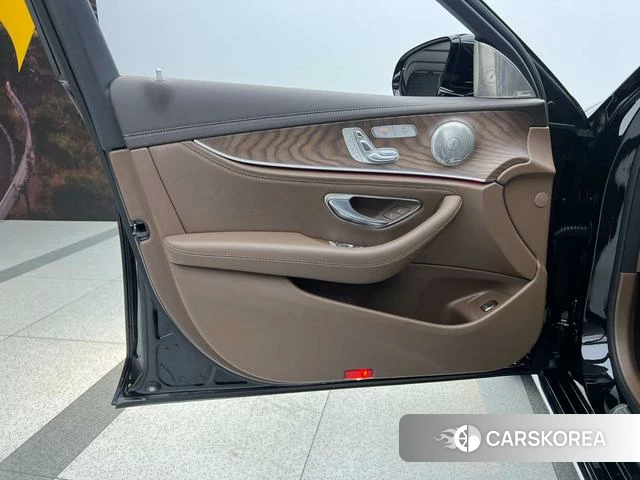 Mercedes-Benz E-class id 4236384 из Китая 7