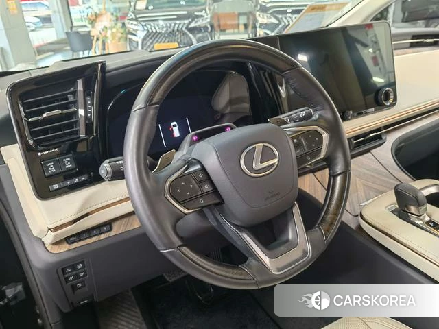 Lexus LM id 4278585 из Китая 7